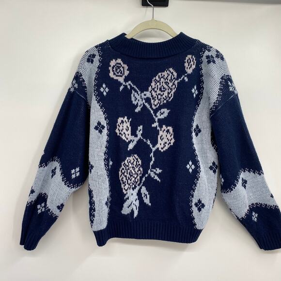 Vintage 80s Sweater Cross Stitch Floral Design Pullover Navy Blue Womens Medium - Picture 4 of 6